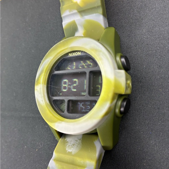 Nixon The Unit Camo Polycarbonate Watch - Picture 4 of 8